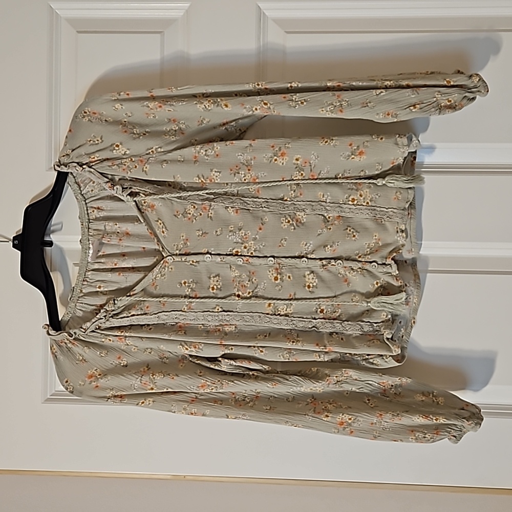 No Boundaries XS Floral Print shirt